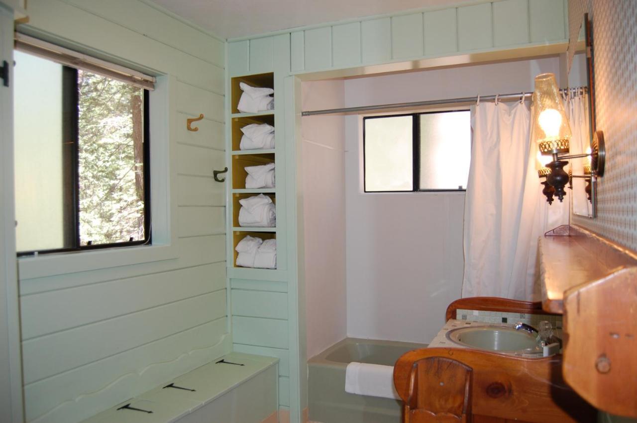 9S Pine Cabin South Wawona Eksteriør billede